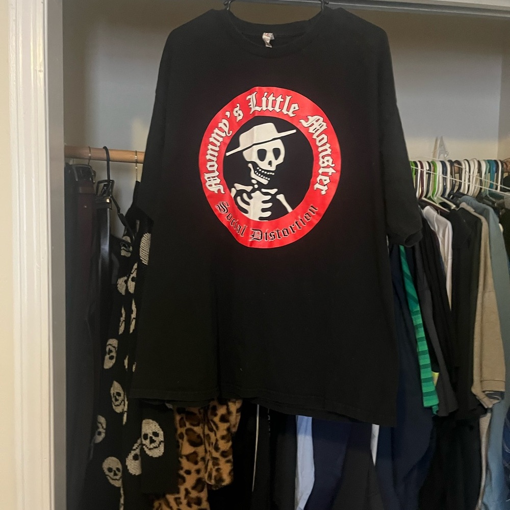 Alstyle Red and Black Skull Graphic Short Sleeve Tee